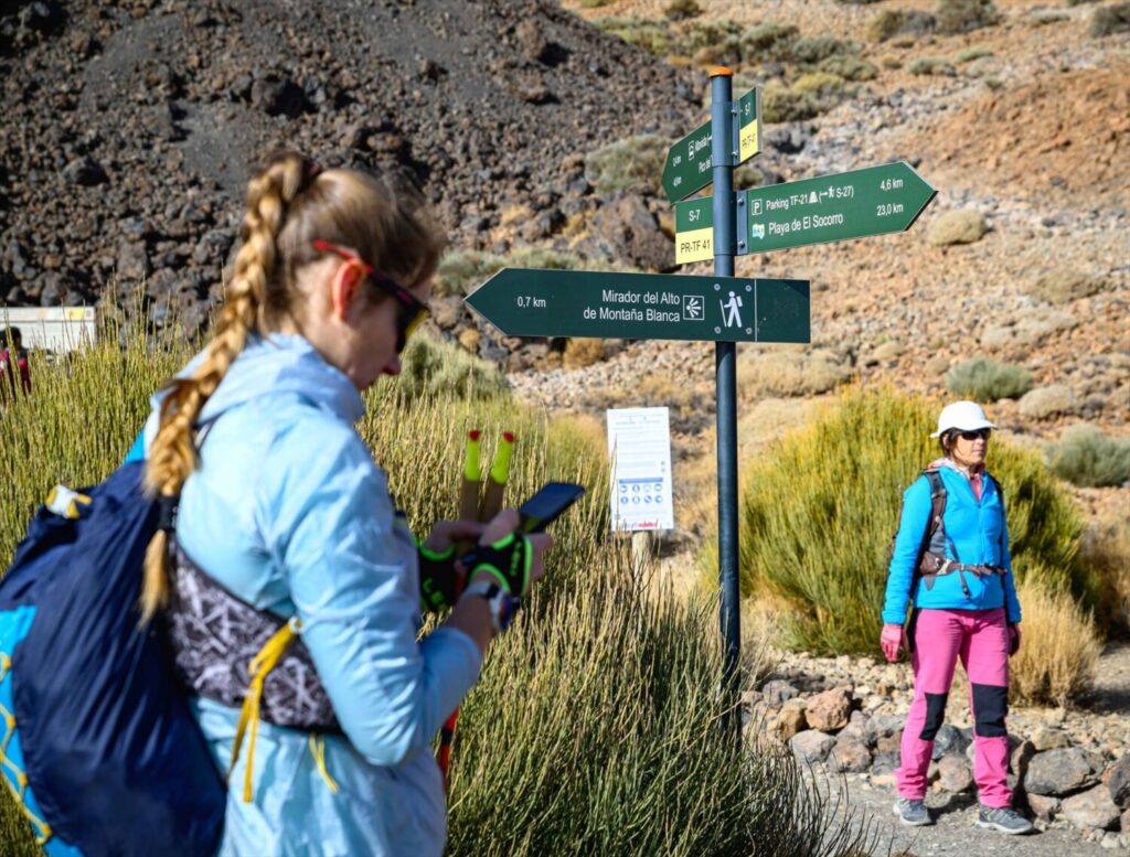 Imagen de archivo de senderistas accediendo al Teide