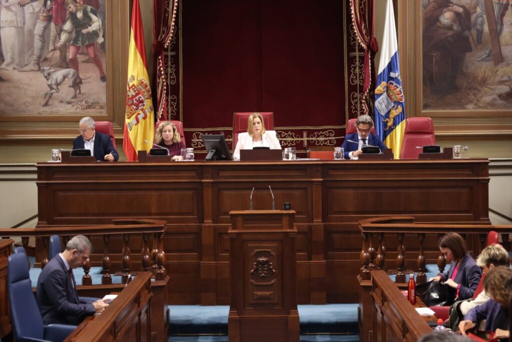 La oposición, crítica con el Gobierno en la última jornada del debate de la nacionalidad canaria