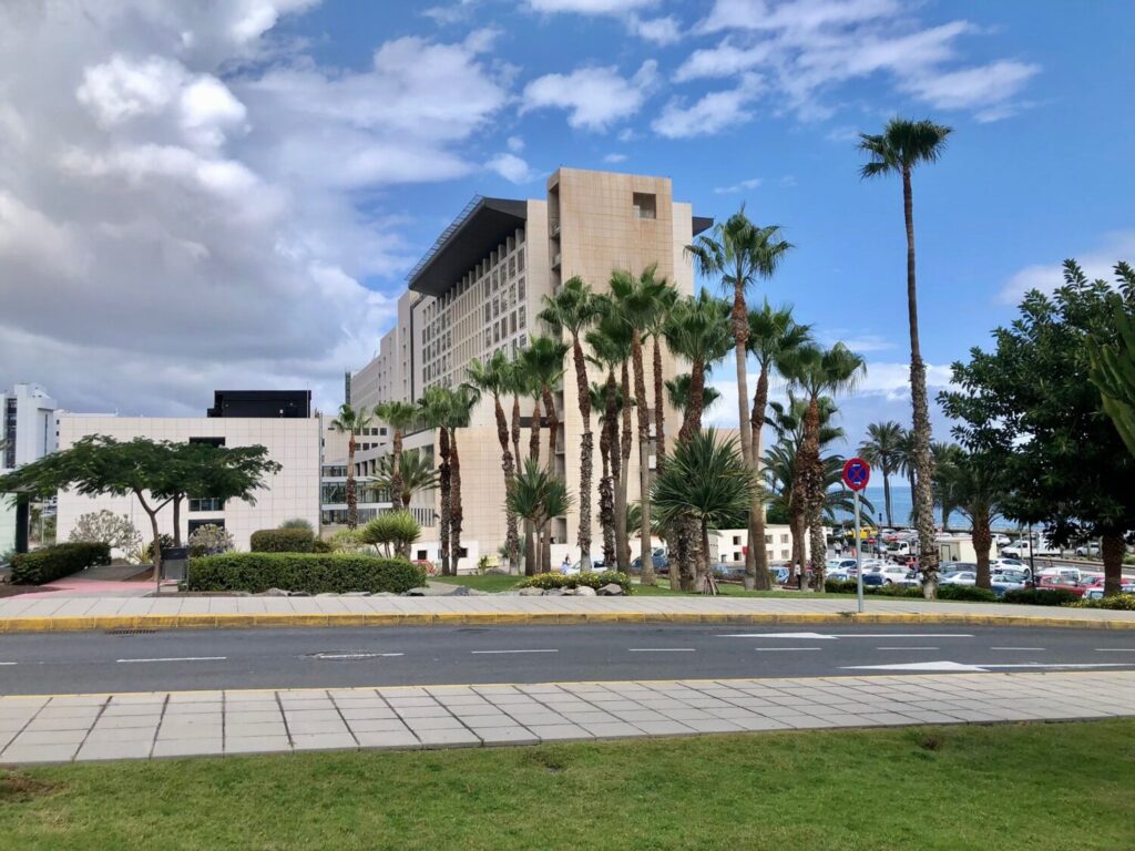 El Hospital Insular incorpora la monitorización remota en hospitalización a domicilio. (Archivo) Exterior del Hospital Universitario Insular de Gran Canaria/ Gobierno de Canarias.