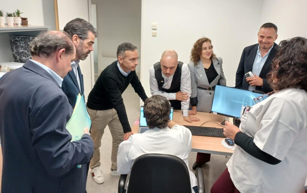 El SCS implanta el Visor de Historia Clínica Unificada en el Hospital Universitario de Canarias. Momento de la implantación del Visor de Historia Clínica Unificada en el HUC/ SCS.