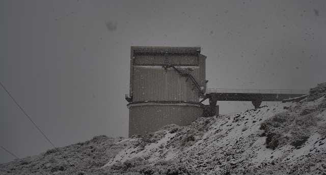 Continúa la prealerta por lluvias y nieve en Canarias. Observatorio del Roque de Los Muchachos nevado, en La Palma/ IAC Roque de Los Muchachos.