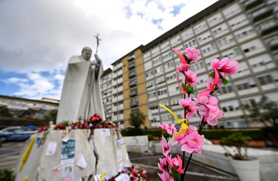 El Hospital Gemelli en Roma donde se encuentra ingresado el papa Francisco. Imagen EFE