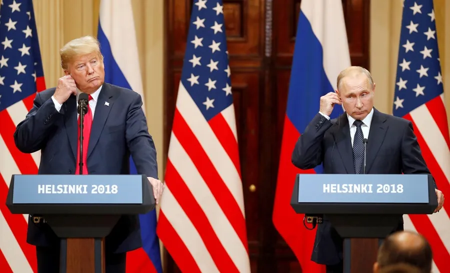 Donald J. Trump (i), y su homólogo ruso, Vladimir Putin. EFE/ Anatoly Maltsev