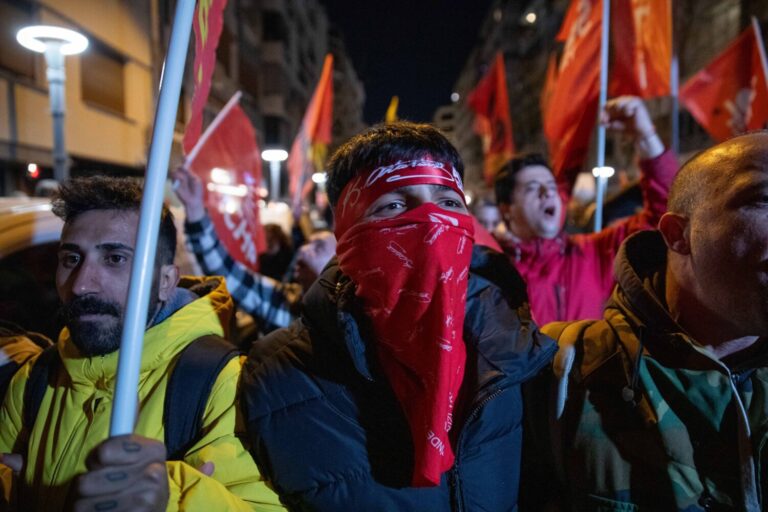 Al menos 97 detenidos en una jornada de protestas en Turquía contra la detención del alcalde de Estambul