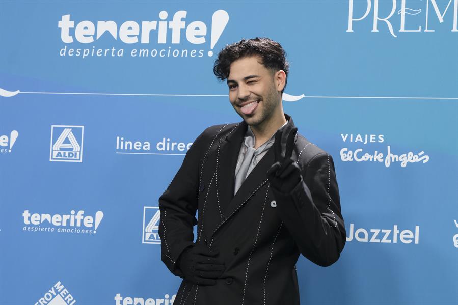 Agoney en los Premios Dial 2025 / EFE