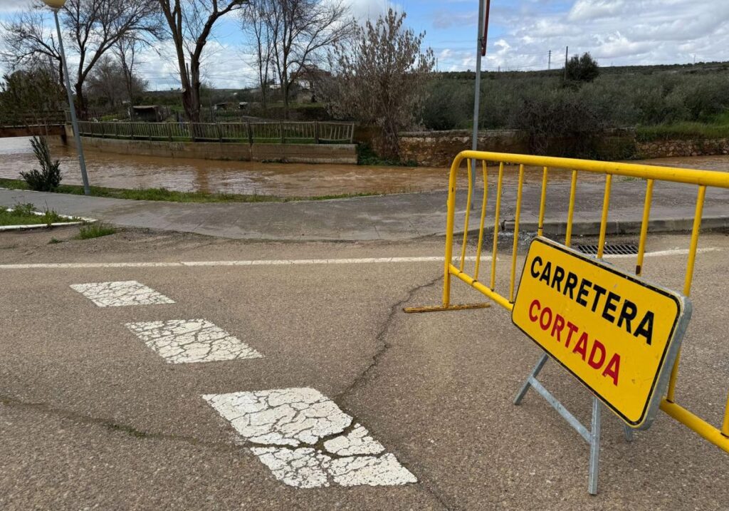 En Andalucía hay trece carreteras afectadas por lluvia: siete de ellas se encuentran en Cádiz, dos en Sevilla, dos en Córdoba, una en Granada y otra en Málaga