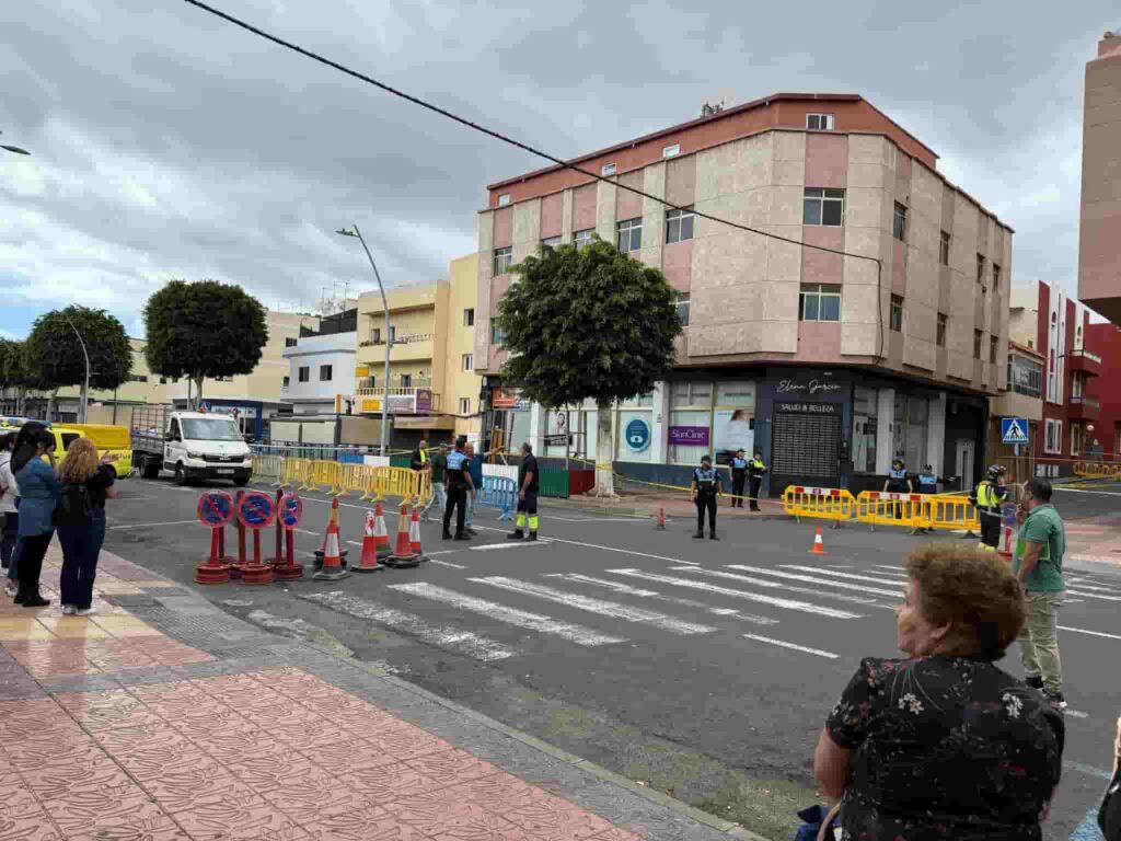 Desalojo edificio en Vecindario