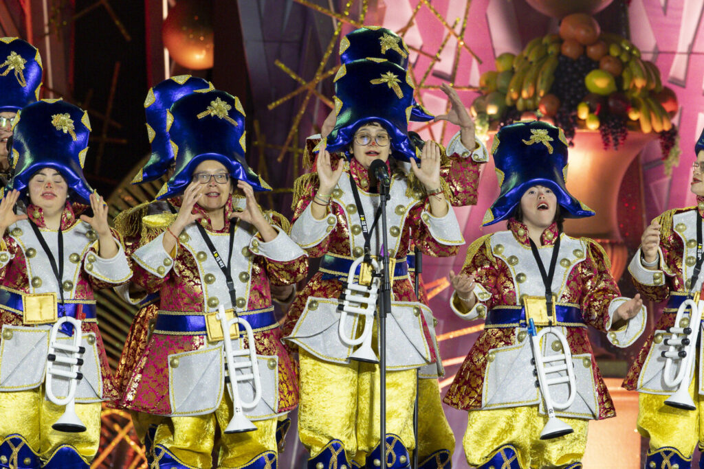 Son centenares de personas las que participan en la Gala de Integración del Carnaval de Las Palmas de Gran Canaria / Carnaval LPA