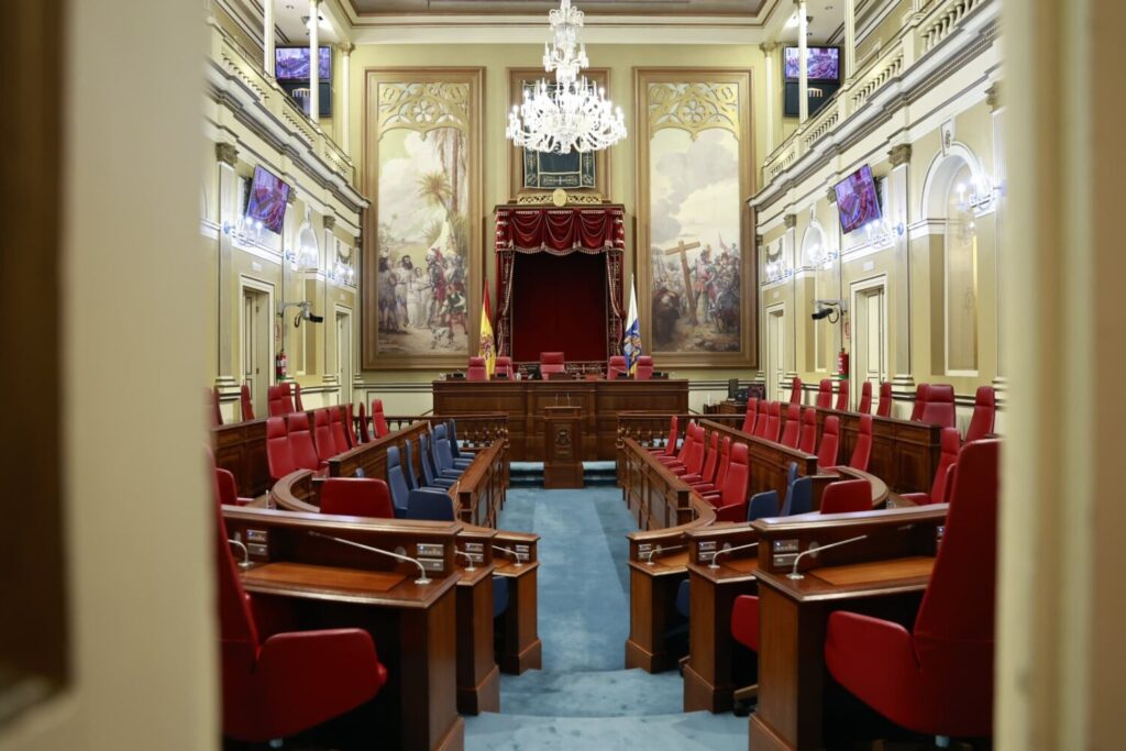 Segunda sesión en el Parlamento de Canarias del Debate de Estado de la Nacionalidad Canaria