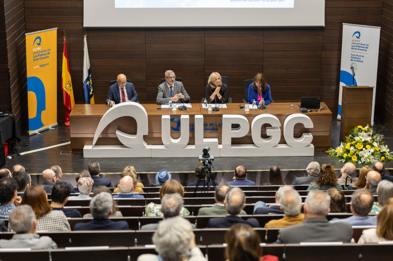 モンゾンは、ULPGCの医学部の役割を強調しています