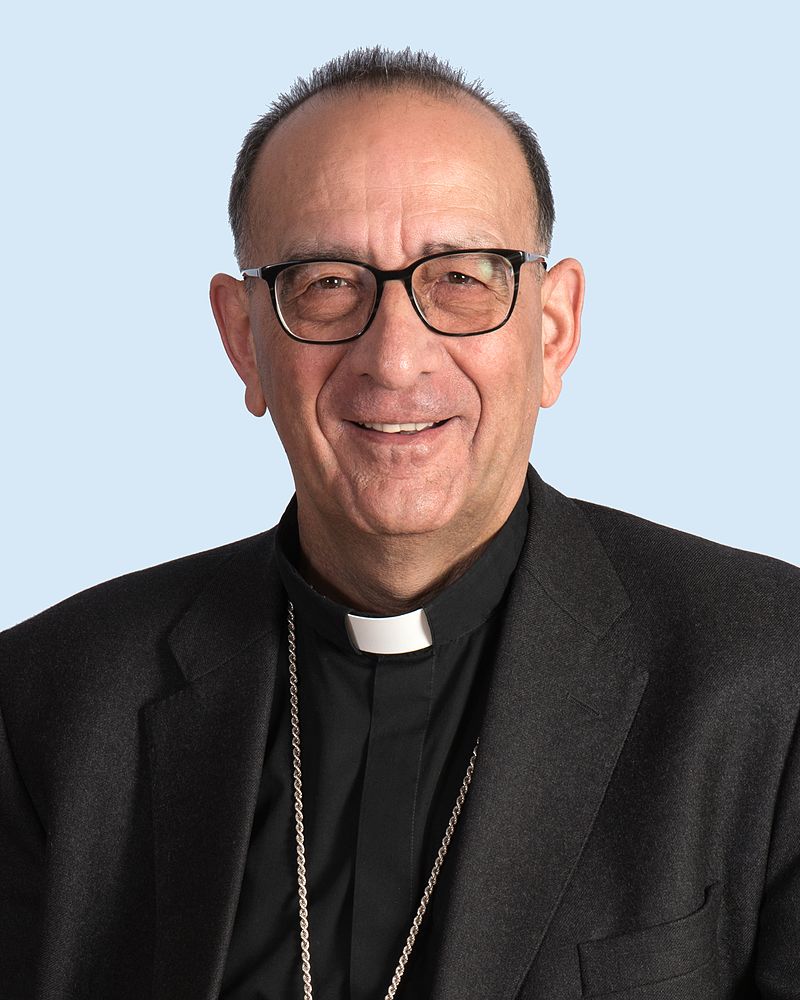 Una vista de la Capilla Sixtina con los tubos de chimenea antes del cónclave en el que participan seis cardenales españoles.