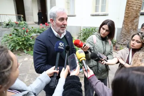 Canarias y Euskadi piden a Sánchez convocar la Conferencia de Presidentes ante la guerra de Irán