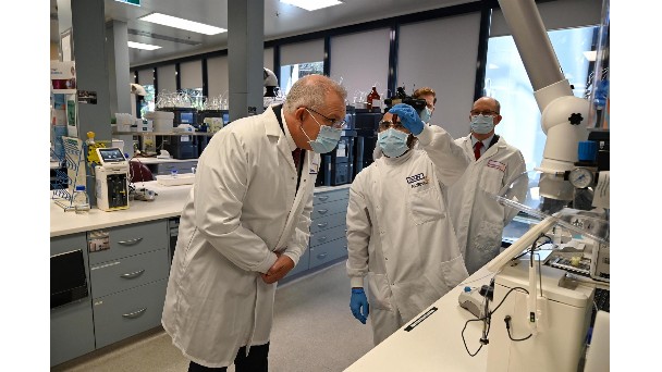 La nueva Ley de Ciencia incluye contratos fijos para los investigadores 