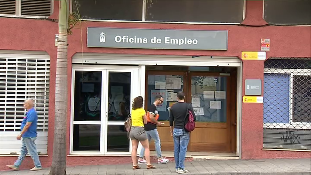 Canarias cierra 2022 con 19.659 desempleados menos que el año anterior