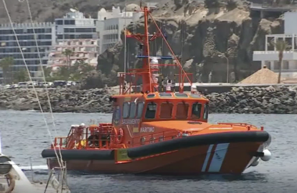 Llegan dos embarcaciones con migrantes a Tenerife y Gran Canaria