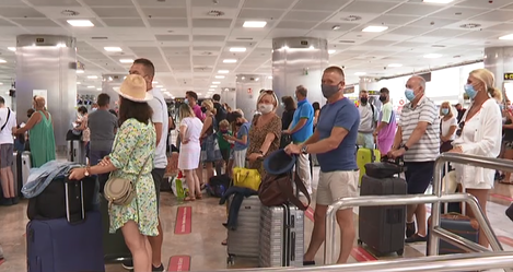 Familias británicas cancelan viajes a España por las medidas anticovid para niños