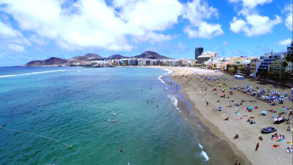 Fallece ahogado un varón en la playa de Las Canteras