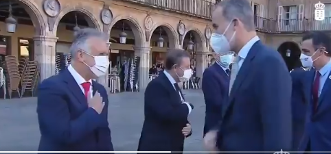 Torres con el Rey en Conferencia Presidentes Salamanca