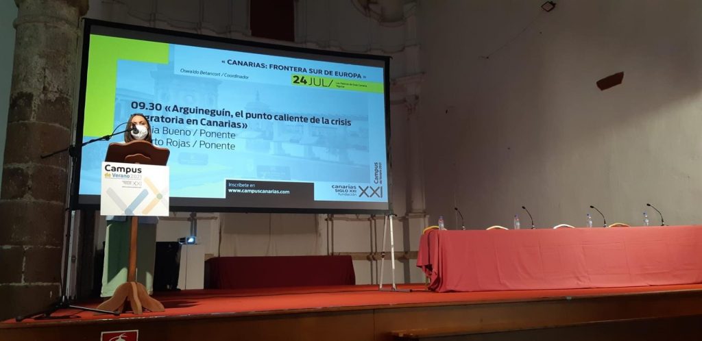 Expertos coinciden en que la gestión de la crisis migratoria es "un absoluto desastre y es difícil gestionarla peor"