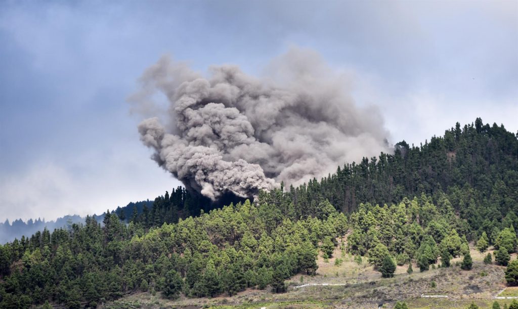 Canarias monitoriza impacto del volcán en los mercados emisores de turistas