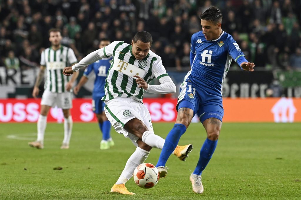 El Betis avanza en Europa (1-3)