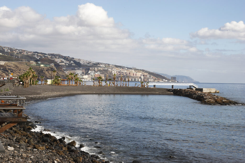 Precaución por microalgas en las playas de Candelaria