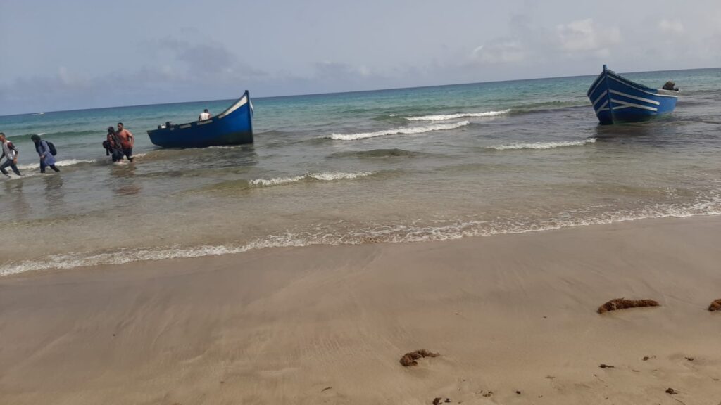 Llegan otros 137 migrantes en dos pateras a Lanzarote y una a Fuerteventura