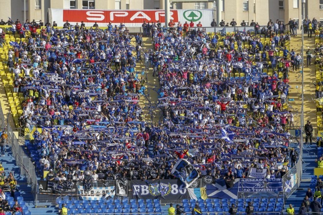 Los estadios mantendrán su aforo al 75% en recintos abiertos y 50% en cerrados