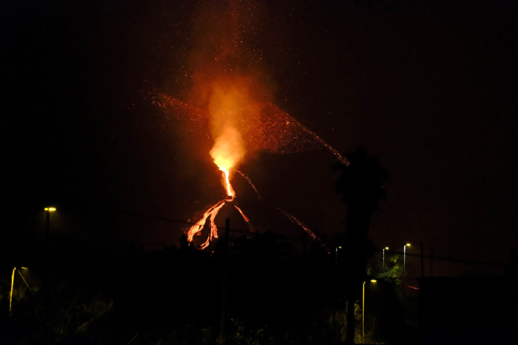 Los vecinos evacuados por el volcán podrán retirar sus pertenencias