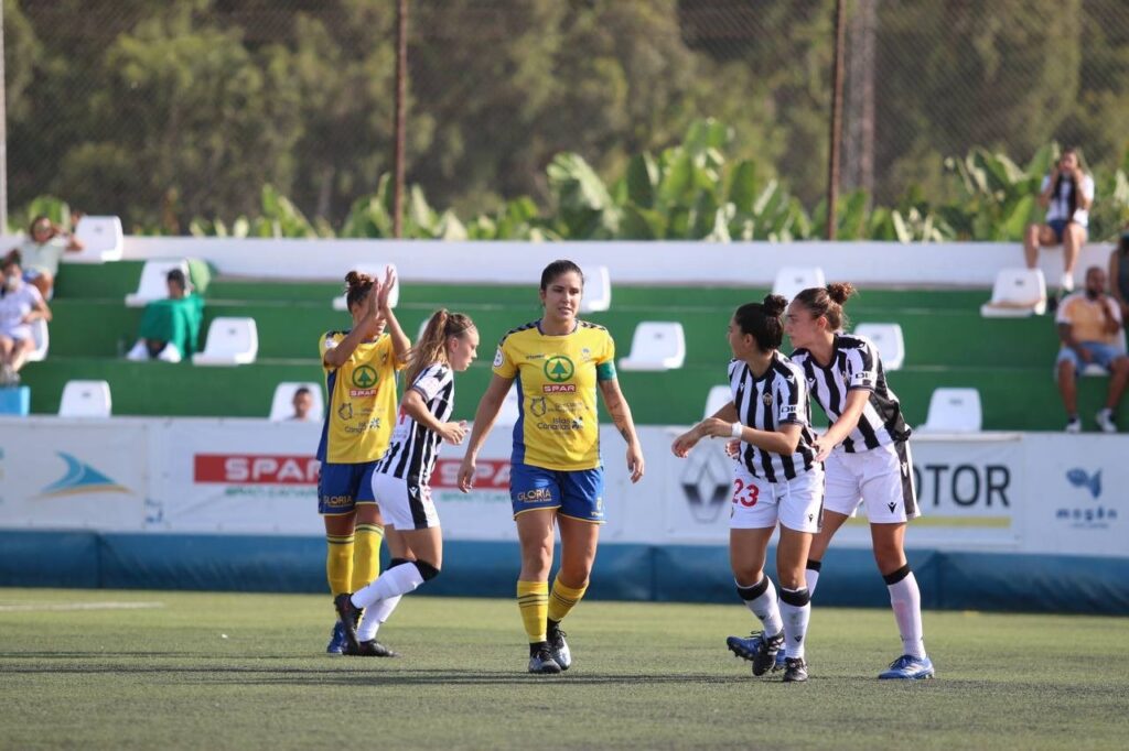 El Femarguín falla un penalti en el último minuto y empata con el Castellón