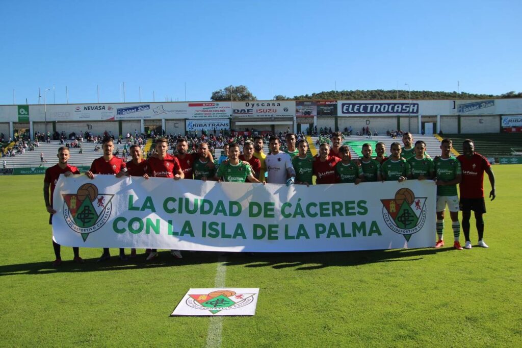 El CD Mensajero suma un valioso punto en su visita al invicto Cacereño (1-1)