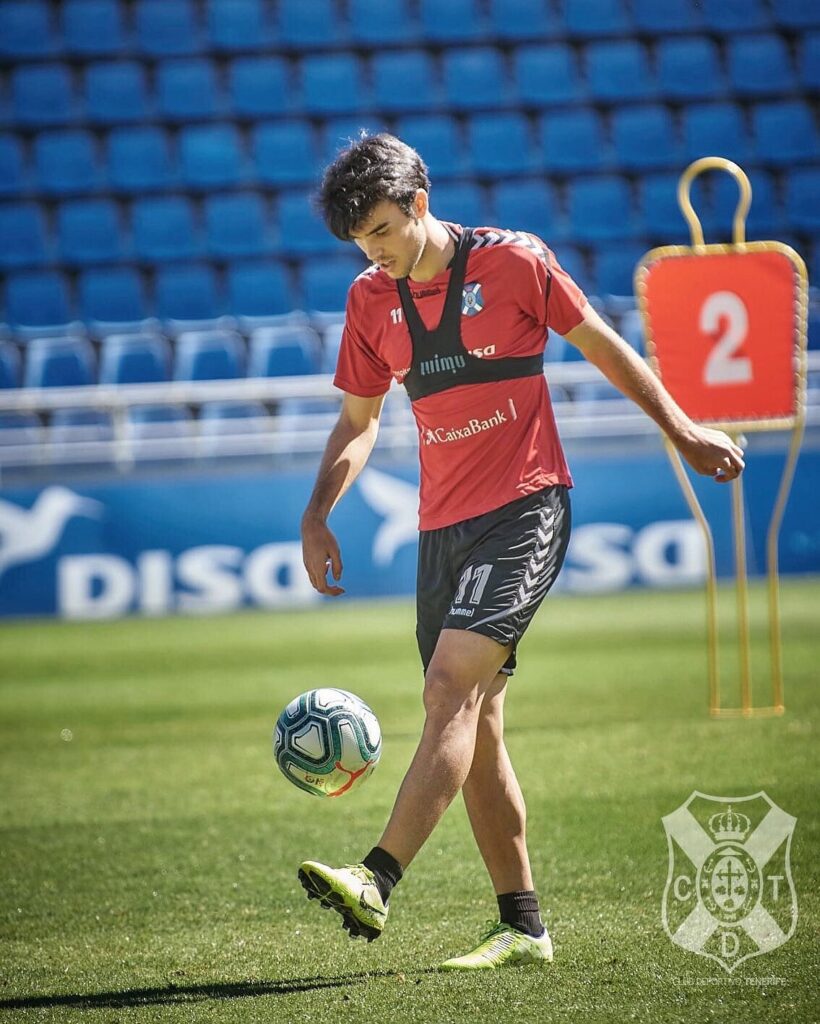El centrocampista Álex Bermejo sufre una lesión muscular