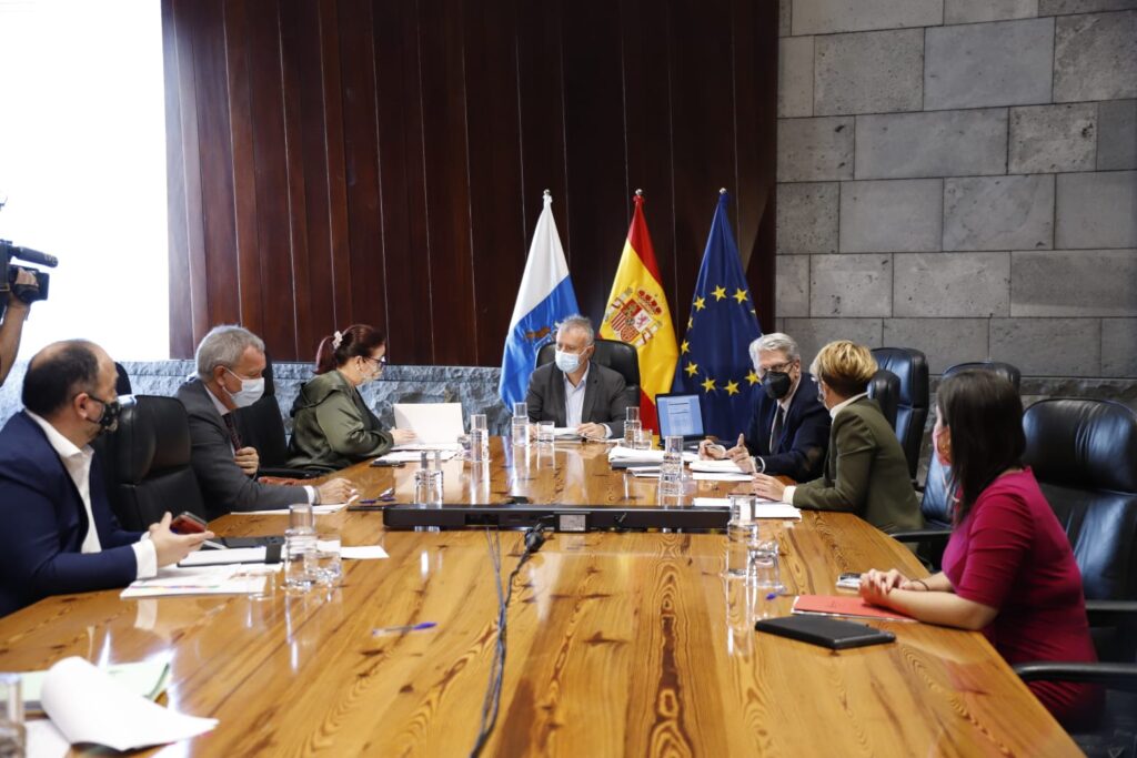 El Consejo de Gobierno analiza la adaptación de las restricciones por la COVID-19