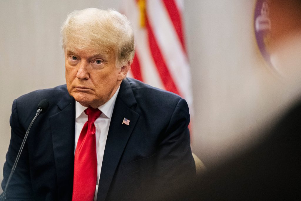 Un juez federal cree que es "probable" que Trump intentara impedir la proclamación de Biden con un plan criminal