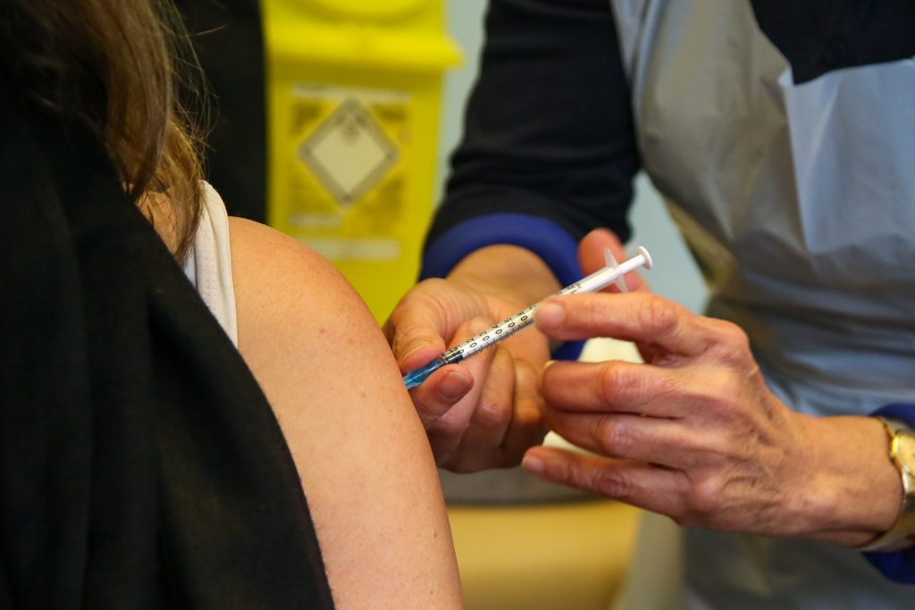 Canarias registra dos fallecimientos y 556 nuevos casos de COVID-19 en las últimas 24 horas