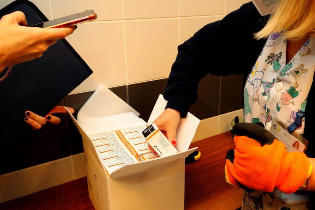 Llegan a Canarias las primeras 54.000 dosis para la vacunación infantil