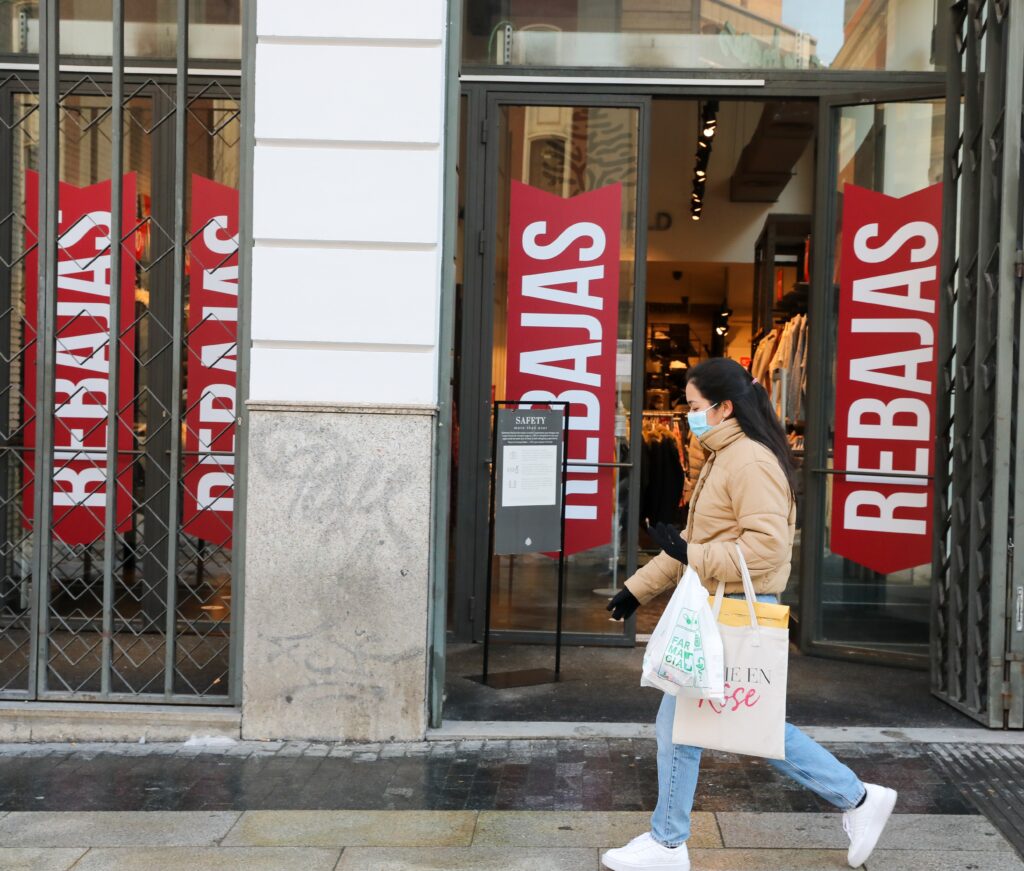 Las próximas rebajas generarán 7.890 nuevos contratos en Canarias, según Randstad