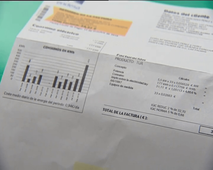 Los precios del mercado mayorista repercuten directamente en la tarifa regulada o PVPC, a la que están acogidos casi 11 millones de consumidores en España