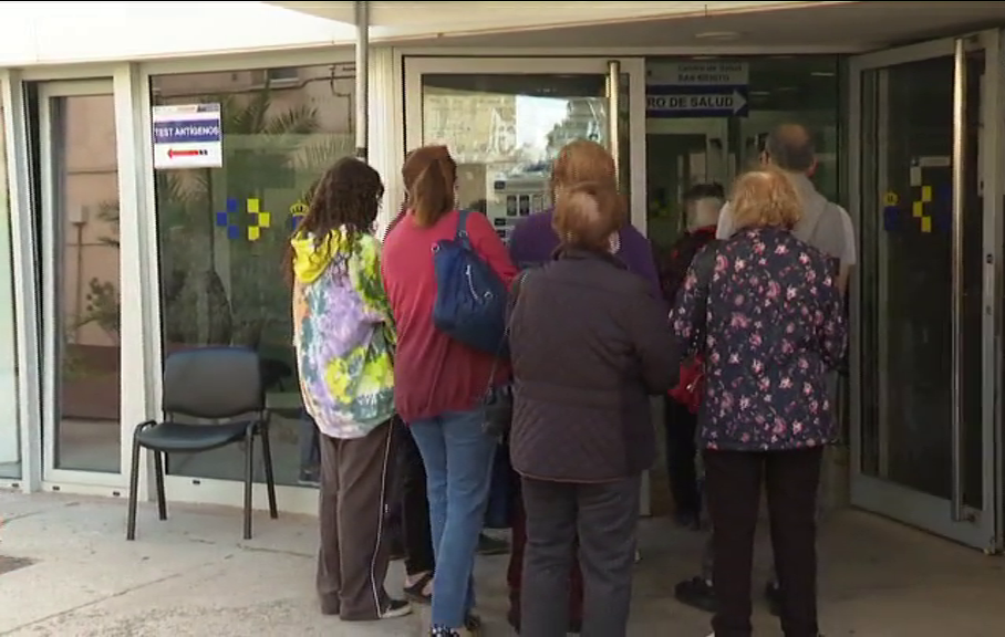 Los trabajadores sociales piden reforzar los servicios sociales públicos