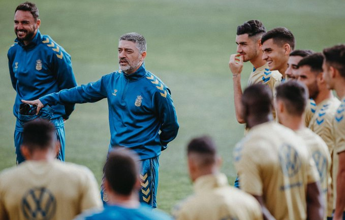 García Pimienta: "Es importante ganar para que los jugadores crean"