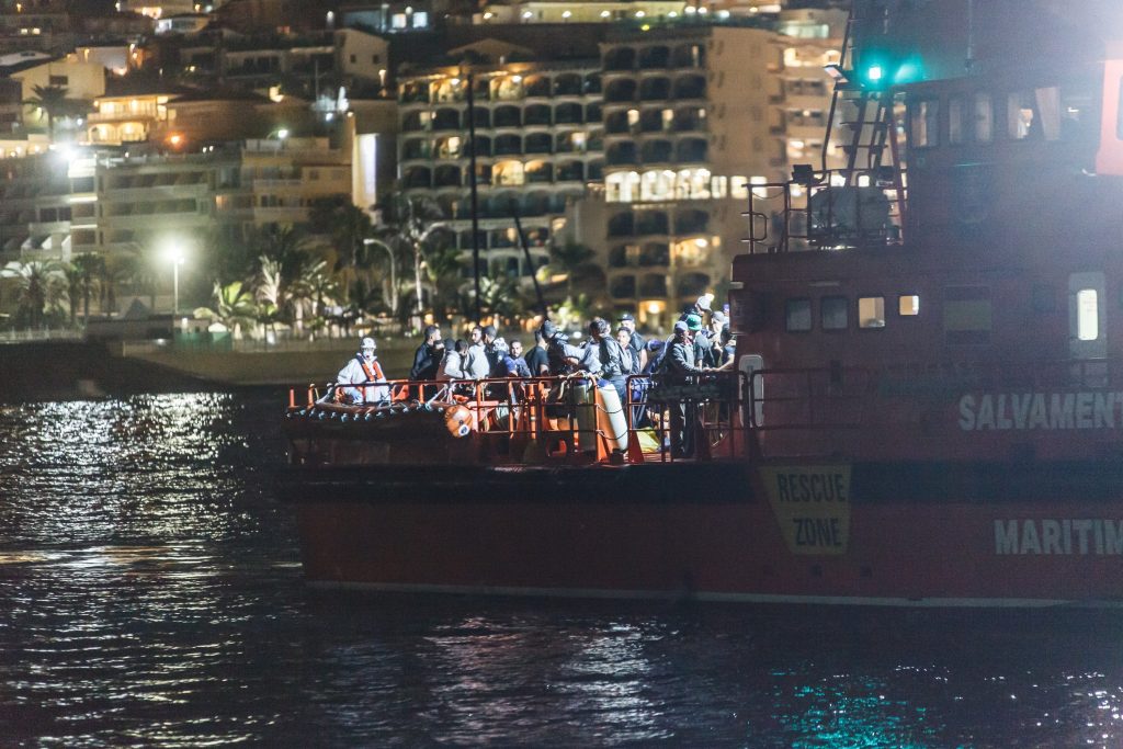 La llegada de migrantes a Canarias cae un 2,3% en 2021, según Frontex