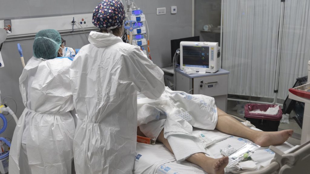 Canarias registra ocho fallecimientos y 1.228 casos de COVID-19