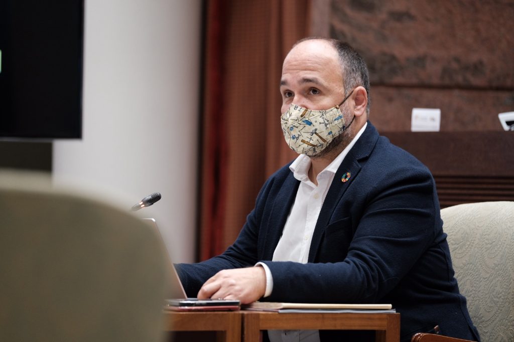 Valbuena prevé cambios "sustanciales" en abril para bajar factura eléctrica