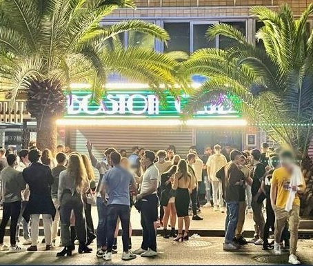 Desalojadas más de 270 personas en un local en Tenerife