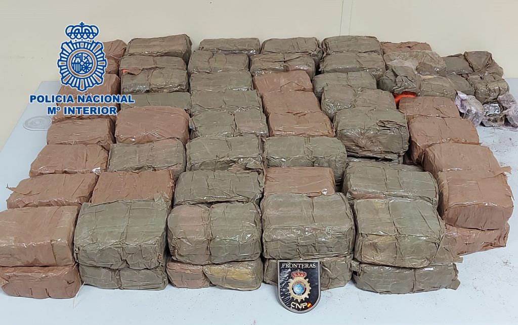 Incautados 48 kilos de hachís en un coche de alquiler en el puerto de Las Palmas de Gran Canaria