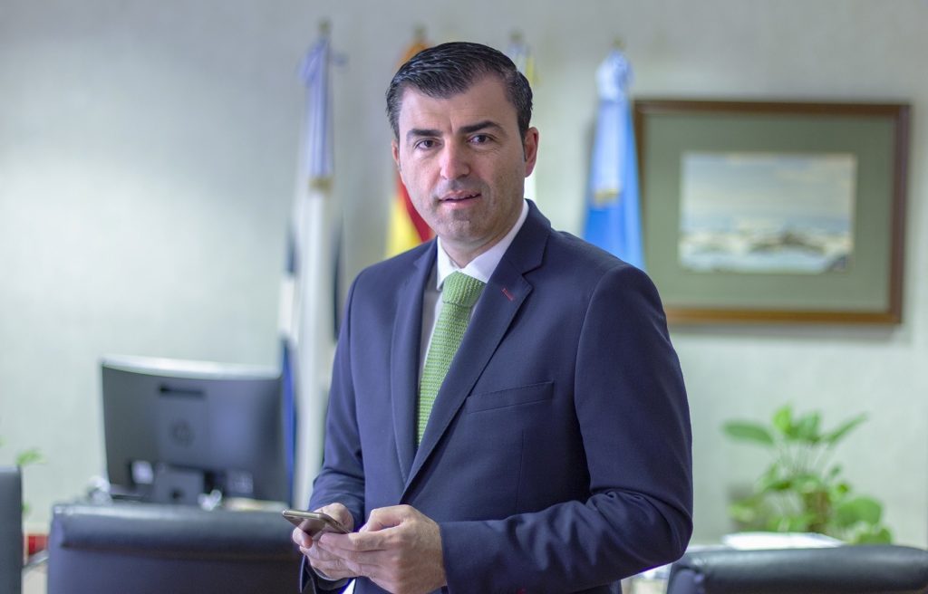 El presidente del PP canario arropa a Casado y pide que "ningún obstáculo" le desvíe de ganar las elecciones