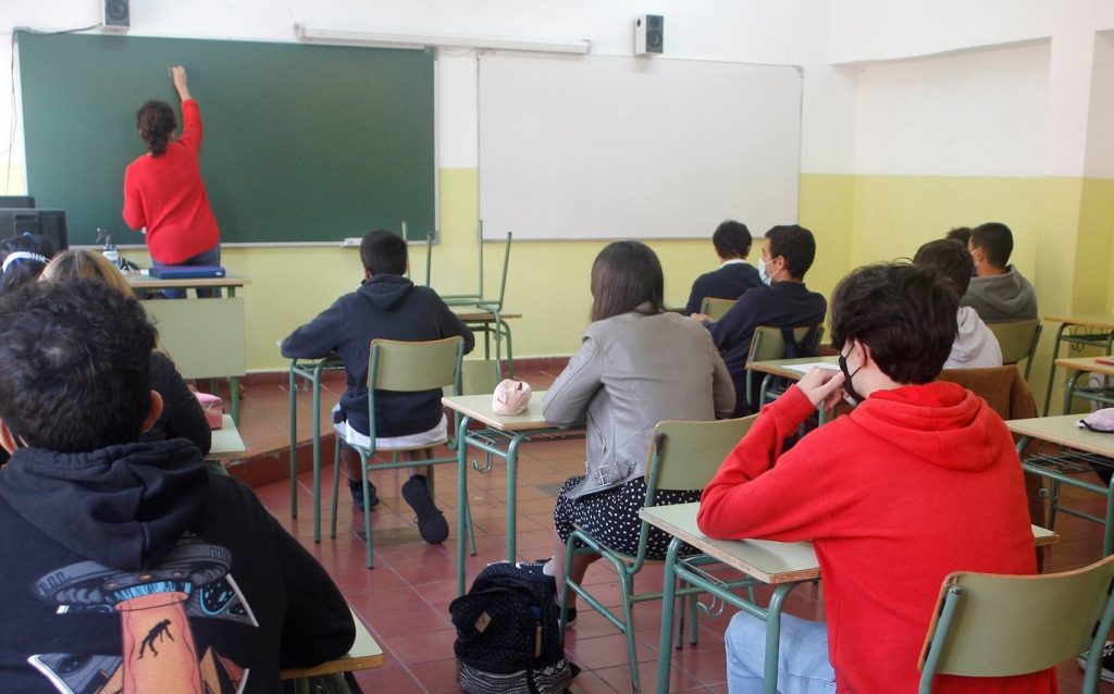 Encabezado: Cambiar tipo o estilo del bloque Cambiar la alineación Cambiar la alineación del texto Muestra más herramientas del bloque Educación publica las listas provisionales de empleo de personal docente
