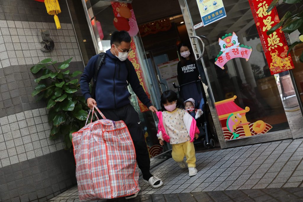 China confina una ciudad de 9 millones de habitantes por el mayor brote de covid desde el inicio de la pandemia