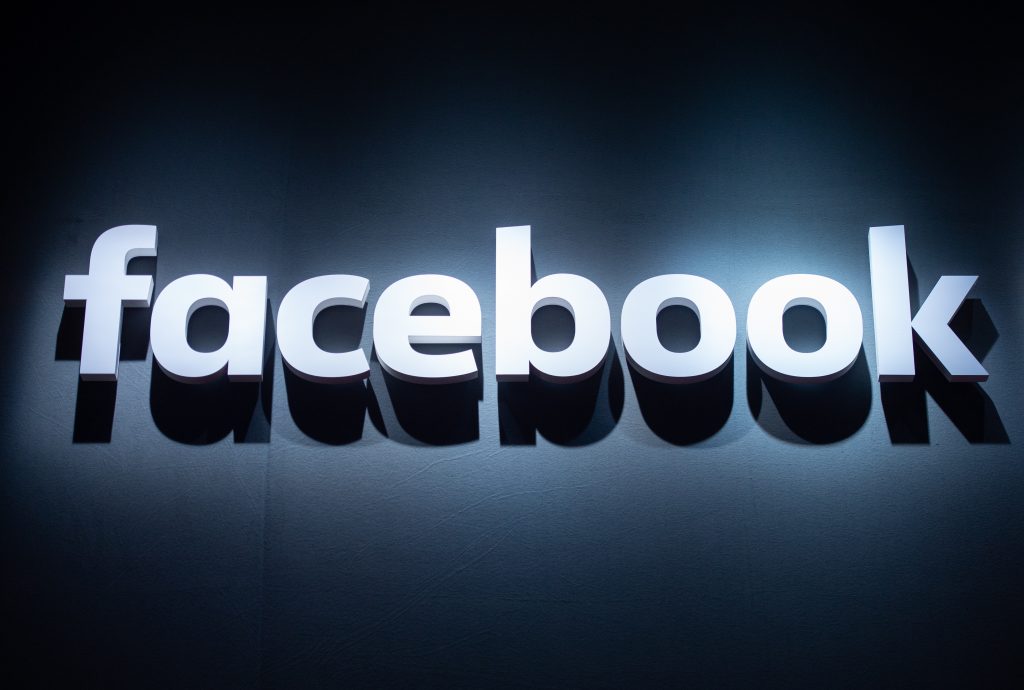 Rusia bloquea el acceso a Twitter y Facebook