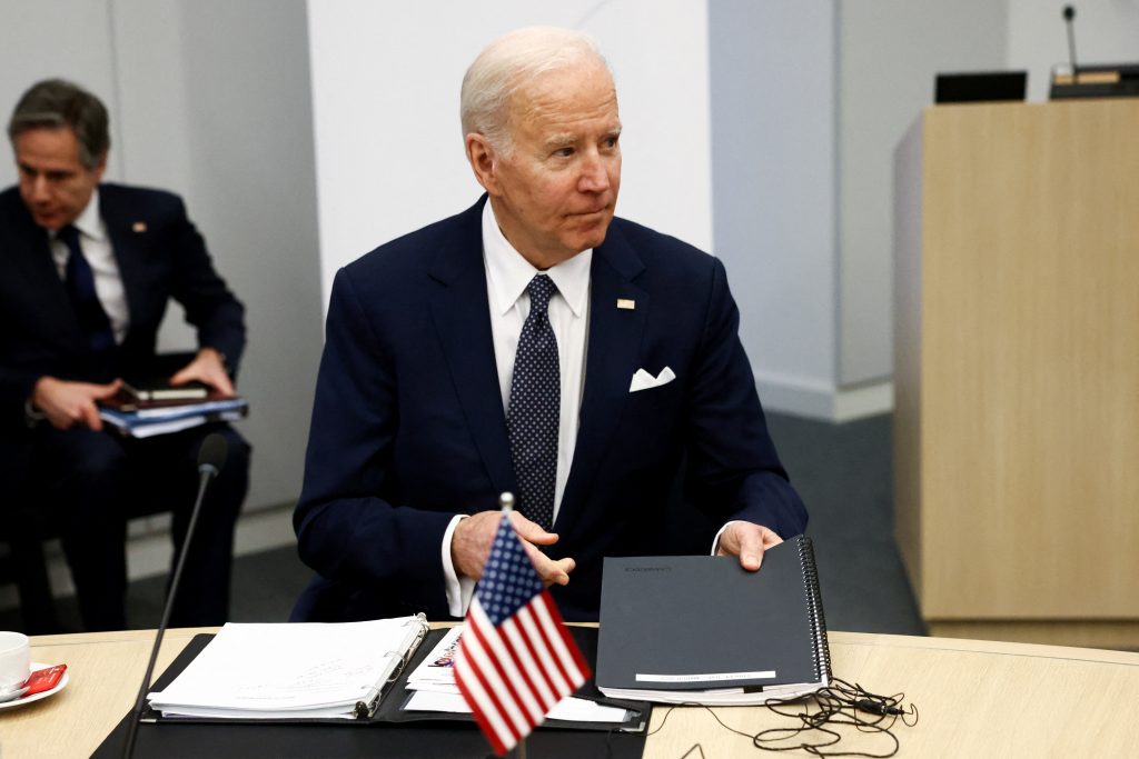 Biden afirma que la OTAN responderá ante un ataque químico ruso en Ucrania